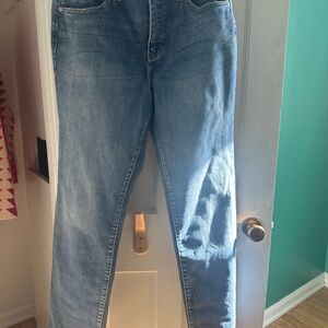 Jag Jeans Dark Blue Denim! High-rise. Lot’s of stretch! So flattering!